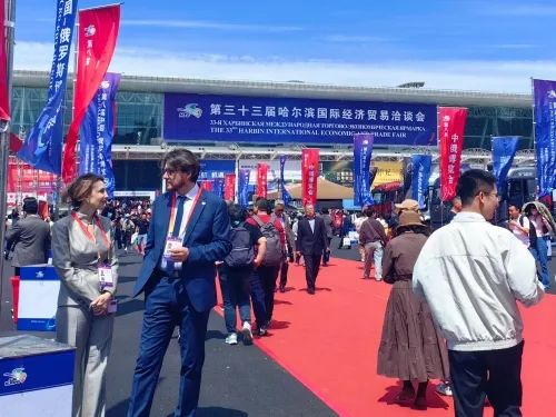 佳木斯时间 里的含新量 第三十三届哈尔滨国际经济贸易洽谈会侧记